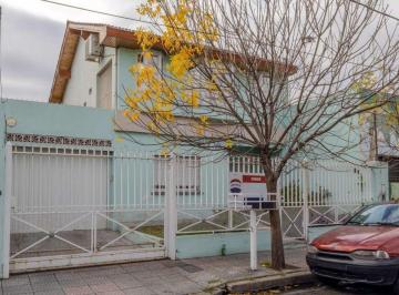 Casa · 156m² · 7 Ambientes · 1 Cochera · Casa 7 Ambientes en Venta San Justo con Pileta