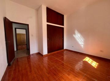 Casa · 100m² · 4 Ambientes · 1 Cochera · Se Vende Casa Esquina en Comandante Espora