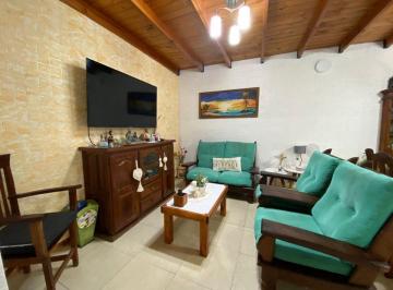Casa · 125m² · 4 Ambientes · 1 Cochera · Venta 2 Casas Ituzaingo
