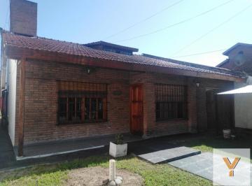 Casa · 206m² · 5 Ambientes · 2 Cocheras · Casa en Venta - 3 Dorm. 1 Baño - San Miguel