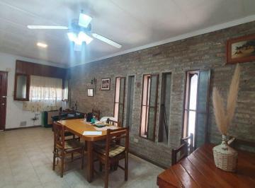 Casa · 130m² · 4 Ambientes · Venta 2 Casas en un Mismo Terreno