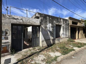 PH · 67m² · 3 Ambientes · 1 Cochera · Venta Casa a Reciclar B. Industrial Oportunidad