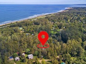 Casa · 241m² · 4 Ambientes · Se Vende Casa en Bella Vista, 3 Dorm y 3 Baños