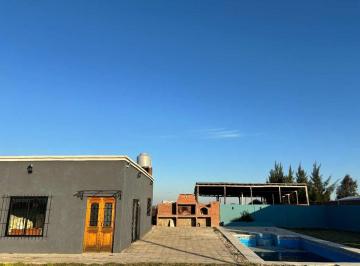 Casa · 77m² · 2 Ambientes · Casa Quinta con Pileta y Jardin en Alejandro Korn