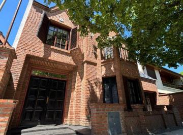 Casa · 164m² · 5 Ambientes · 2 Cocheras · Venta Casa 5 Amb Ramos Mejia Pileta Apto Credito
