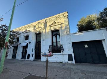 Casa · 320m² · 5 Ambientes · 1 Cochera · Venta de Importante Propiedad Macrocentro