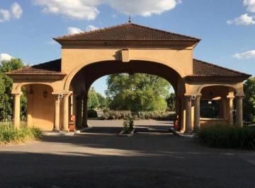 Terreno · 1090m² · Los Alcanfores - Venta Excelente Lote Central - Unico