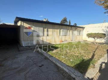 Casa · 170m² · 5 Ambientes · 1 Cochera · Casa 3 Dorm. Bº Pueyrredon