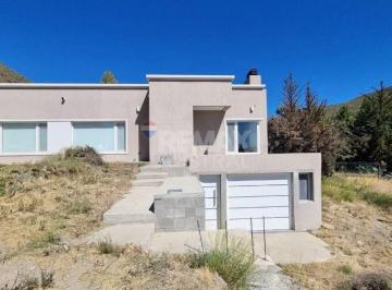 Casa · 100m² · 2 Ambientes · 1 Cochera · Propiedad Zona de Chacras Proximo a Rada Tilly