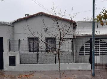 Casa · 105m² · 5 Ambientes · 1 Cochera · Venta de Casa 3 Habitaciones con Cochera en G Cruz