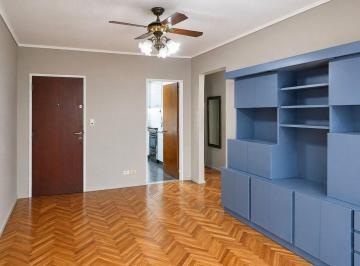 Departamento · 48m² · 3 Ambientes · Alquiler Departamento 3amb Flores Amoblado Parcial