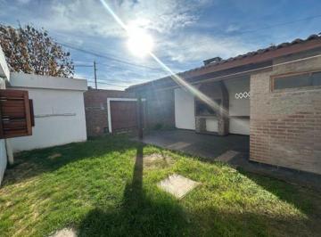 Casa · 158m² · 9 Ambientes · 1 Cochera · Casa 2 Dorm Mas Depto Escritura Ameguino Sud