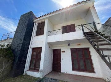 Casa · 180m² · 7 Ambientes · 1 Cochera · La Calera Casa 4 Dorm. Centro Se Vende