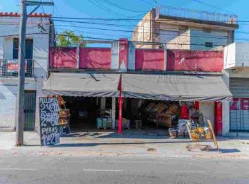 Casa · 251m² · 6 Ambientes · Venta de Propiedad Comercial a Refaccionar.