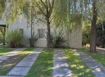Casa · 210m² · 4 Ambientes · 4 Cocheras · Venta Nordelta Casa 4 Amb en Los Sauces C/pileta