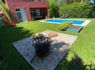 Casa · 210m² · 4 Ambientes · 4 Cocheras · Venta Nordelta Casa 4 Amb en Los Sauces C/pileta
