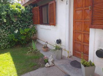 Casa · 200m² · 3 Ambientes · 2 Cocheras · Venta Excelente Propiedad en Centenario