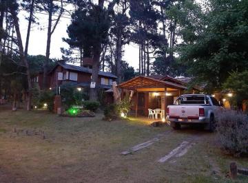 Casa · 300m² · 7 Ambientes · Casa en Venta - 5 Dorm. 3 Baños - Costa del Este