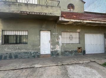 Casa · 105m² · 5 Ambientes · 1 Cochera · Venta Casa 6amb Hurlingham