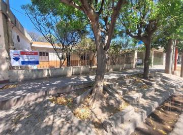 Casa · 126m² · 4 Ambientes · 1 Cochera · Venta Casa a Demoler Sobre Aguirre Casi Viamonte