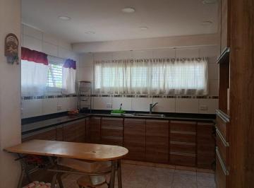 Casa · 105m² · 4 Ambientes · 1 Cochera · Venta de Casa en Godoy Cruz - Mendoza
