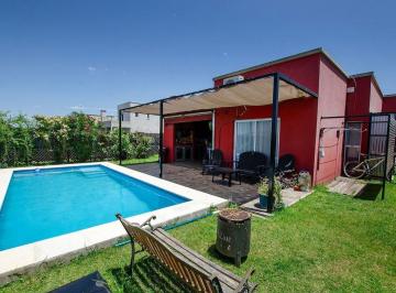 Casa · 94m² · 4 Ambientes · 2 Cocheras · Casa en Venta Laguna Azul Ezeiza 4 Ambientes