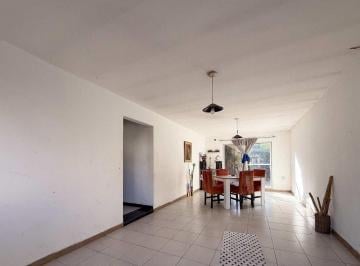 Casa · 120m² · 3 Ambientes · 1 Cochera · Casa 4 Dorm. en Venta en La Plata Patio