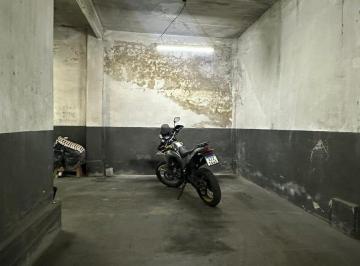 Garage · 22m² · Cochera Techada en Edifico - Villa Lugano