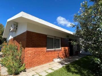 Casa · 80m² · 3 Ambientes · 1 Cochera · Casa Venta - 2 Dorm. 2 Baños - 689 m² - Mar del Tuyu