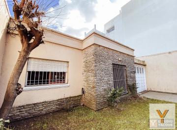 Casa · 209m² · 9 Ambientes · 3 Cocheras · Casa en Venta - 4 Dorm. 2 Baños - Cocheras - 209 m² - Tolosa, La Plata