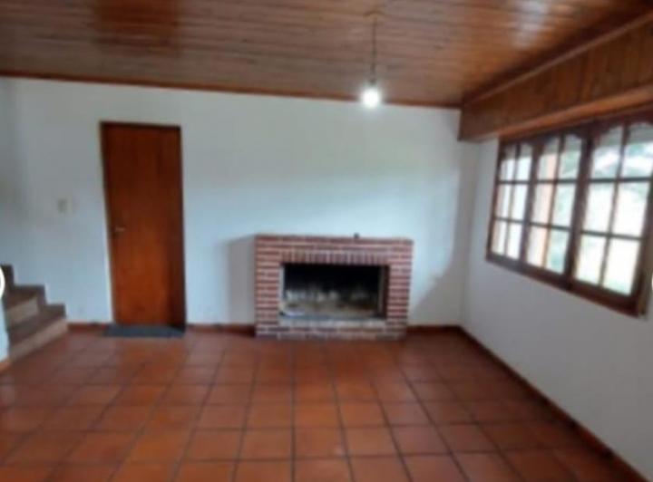 Casa · 130m² · 4 Ambientes · 2 Cocheras