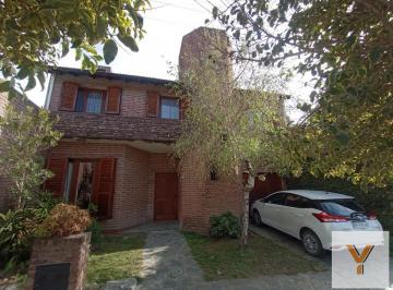 Casa · 180m² · 5 Ambientes · 2 Cocheras · Casa en Venta - 4 Dorm. 3 Baños - Cochera - 250 m² - Balcarce