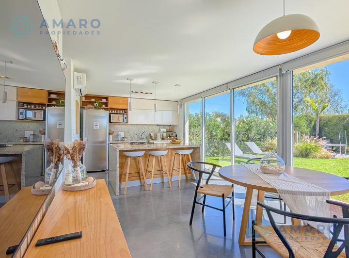 Casa · 172m² · 5 Ambientes · 2 Cocheras
