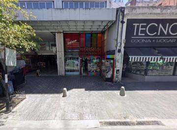 Local comercial · 30m² · 2 Ambientes · Local Al Frente Galeria Independencia. 30 m². Centro