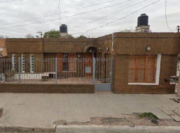 Casa · 231m² · 7 Ambientes · 3 Cocheras · Vendo Casa Bº Centro America