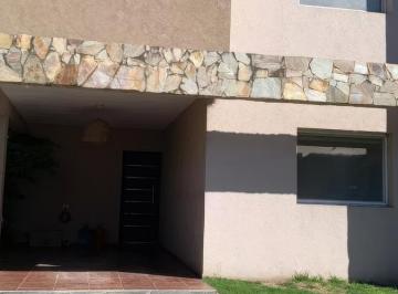Casa · 250m² · 6 Ambientes · 2 Cocheras · Casa en Venta - 4 Dorm. 4 Baños - Cochera - 760 m² - Loma Verde, Escobar