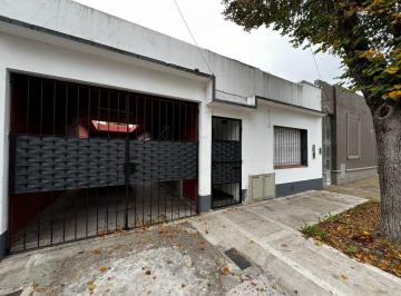 Casa · 300m² · 6 Ambientes · 1 Cochera · Alquiler en Bloque – 2 PH en San Isidro