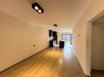 Casa · 90m² · 3 Ambientes · 1 Cochera · Venta - Casa - Dos Dorm. - Patio