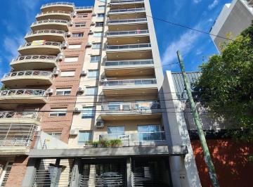 Departamento · 74m² · 3 Ambientes · Impecable 3 Ambientes con Parrilla en San Martin Centro