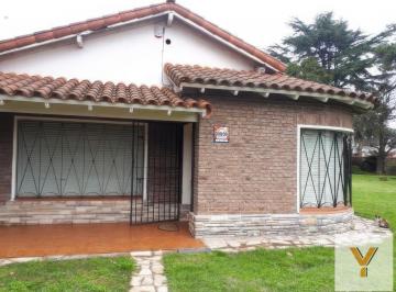Casa · 160m² · 4 Ambientes · 2 Cocheras · Casa en Venta - 3 Dorm. 2 Baños - Cocheras - 1.465 m² - Longchamps, Almirante Brown