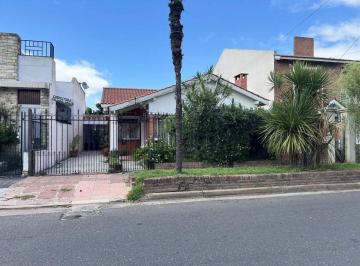 Casa · 128m² · 3 Ambientes · 2 Cocheras · Venta Casa 3 Ambientes Ramos Mejia Barrio Pileta