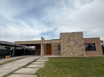Casa de 6 ambientes, Maipú · Exclusiva Propiedad en Alquiler