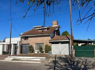 Casa · 130m² · 5 Ambientes · 2 Cocheras · Casa en Venta en Cañuelas
