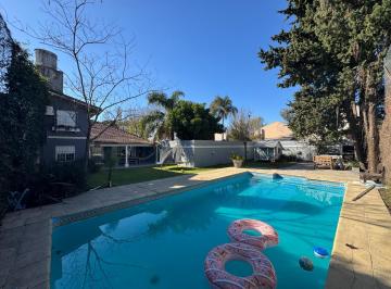 Casa · 190m² · 5 Ambientes · 3 Cocheras · Casa en Venta en Boulogne, San Isidro
