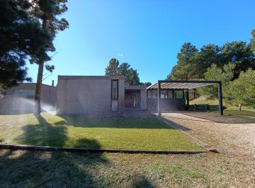 Casa · 200m² · 5 Ambientes · 1 Cochera · Casa en Costa Esmeralda