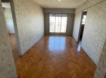 Departamento · 65m² · 3 Ambientes · Departamento en Venta - 2 Dorm. 1 Baño - 70 m² - Villa del Parque