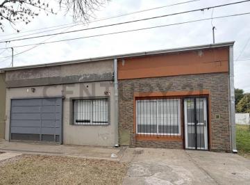 Casa · 200m² · 6 Ambientes · 1 Cochera · Casa con Local Comercial | Excelente Ubicación y Gran Potencial. Venado Tuerto