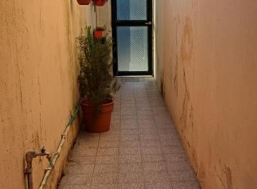 Casa de 4 ambientes, Rosario · Casa de Pasillo Interna Única