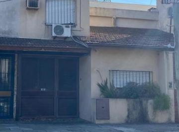 Departamento · 84m² · 4 Ambientes · 1 Cochera · PH en Venta, Alvear Al 500 Ituzaingó.