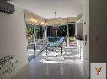 Casa · 105m² · 3 Ambientes · Casa en Alquiler - 2 Dorm. 2 Baños - 300 m² - Manuel B. Gonnet, La Plata